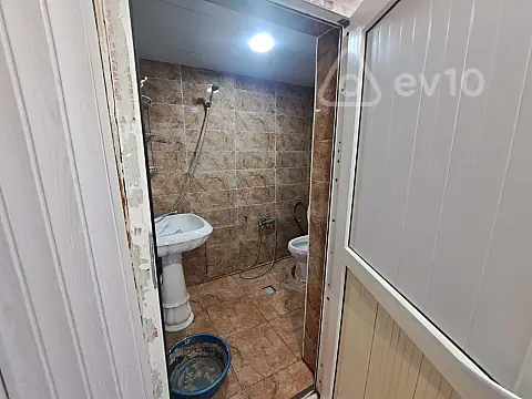 Kirayə verilir 1 otaqlı köhnə tikili 50 m²