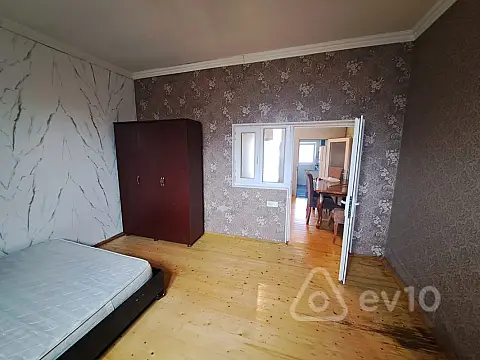 Kirayə verilir 1 otaqlı köhnə tikili 50 m²