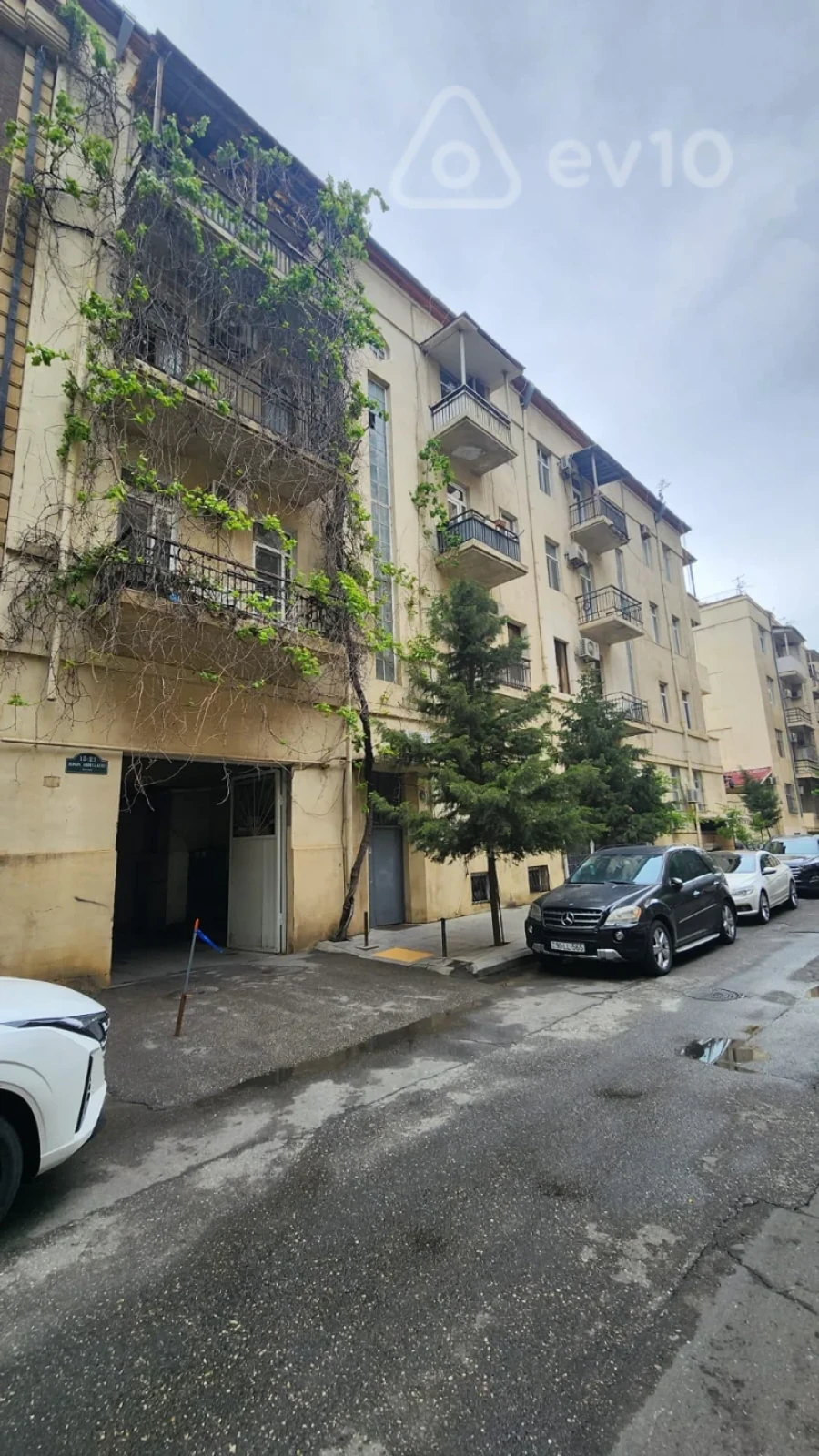 Satılır 2 otaqlı köhnə tikili 55 m²