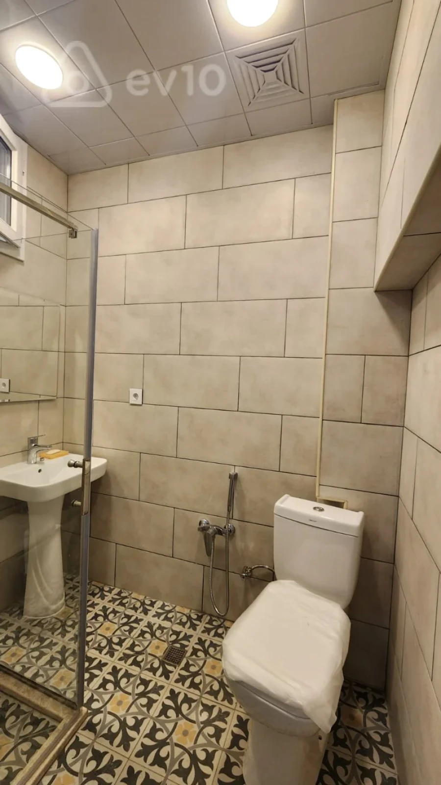 Satılır 2 otaqlı köhnə tikili 55 m²