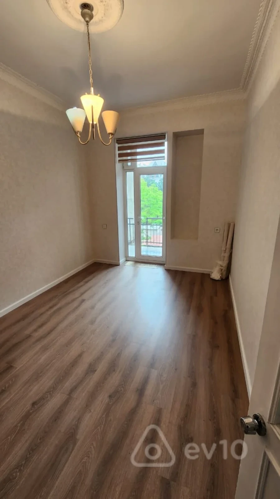 Satılır 2 otaqlı köhnə tikili 55 m²