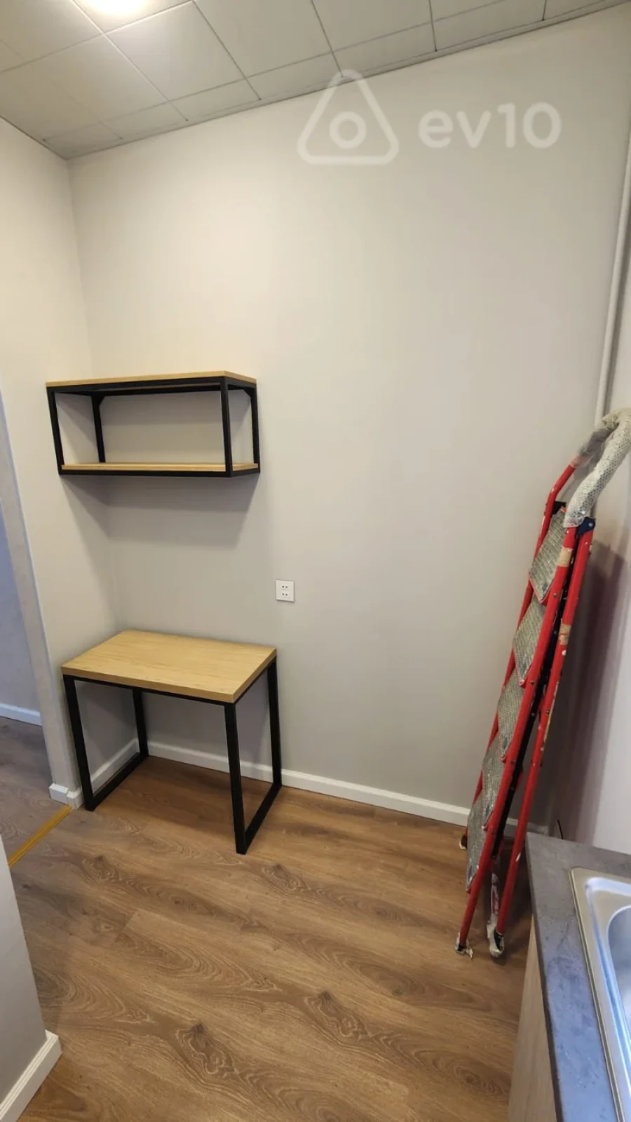 Satılır 2 otaqlı köhnə tikili 55 m²