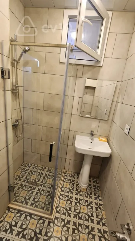 Satılır 2 otaqlı köhnə tikili 55 m²