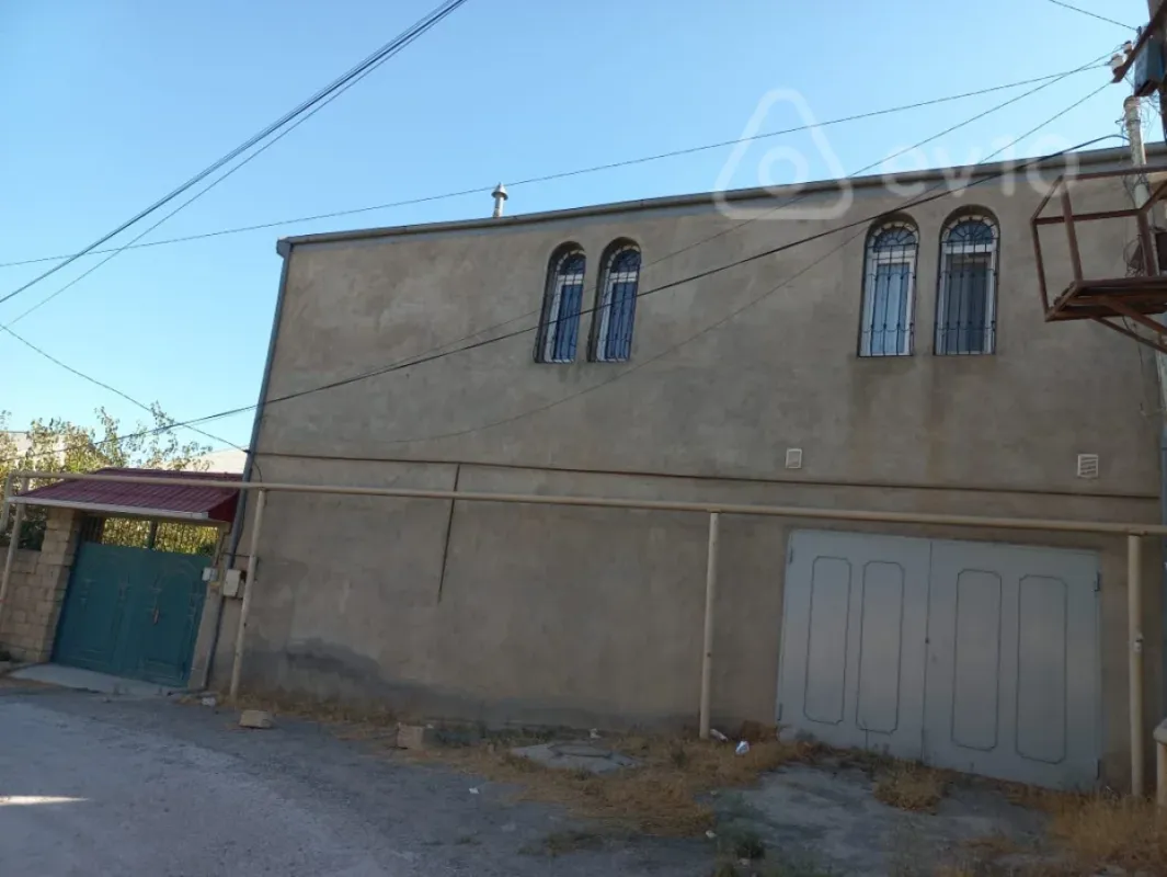 Kirayə verilir 6 otaqlı həyət evi 248 m²