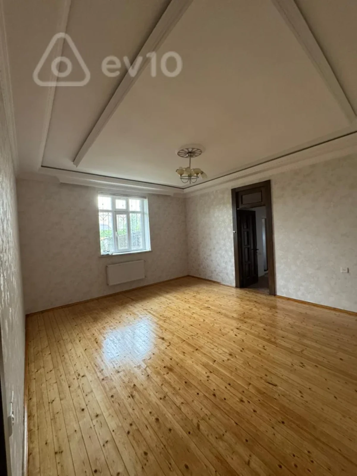 Kirayə verilir 6 otaqlı həyət evi 248 m²
