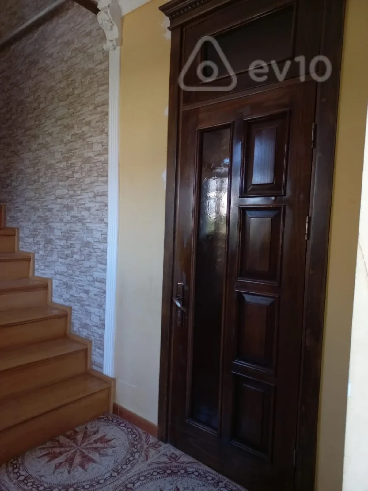 Kirayə verilir 6 otaqlı həyət evi 248 m²