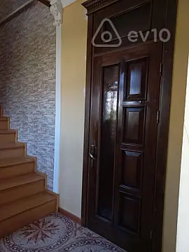 Kirayə verilir 6 otaqlı həyət evi 248 m²