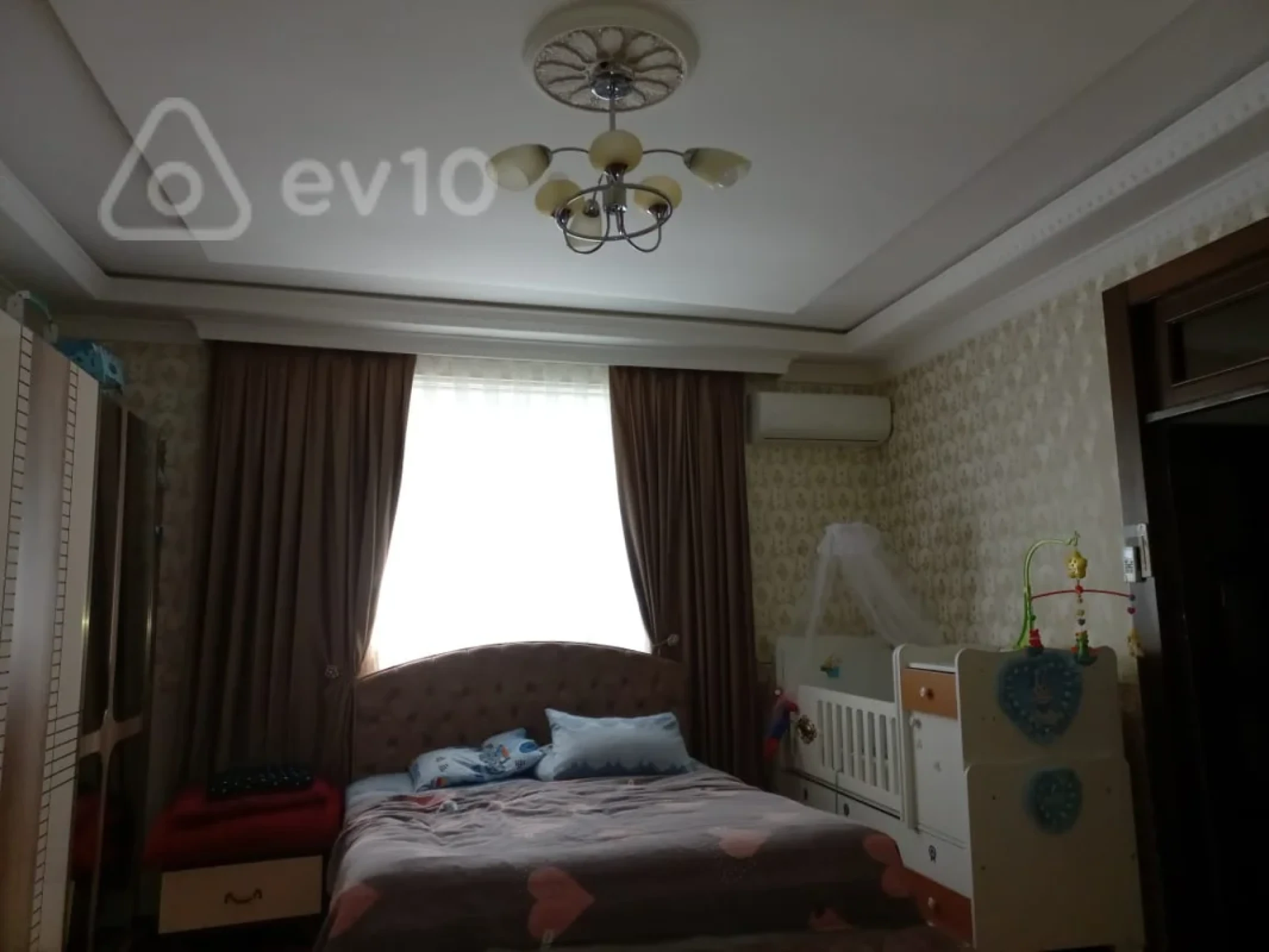 Kirayə verilir 6 otaqlı həyət evi 248 m²