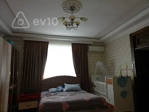 Kirayə verilir 6 otaqlı həyət evi 248 m²