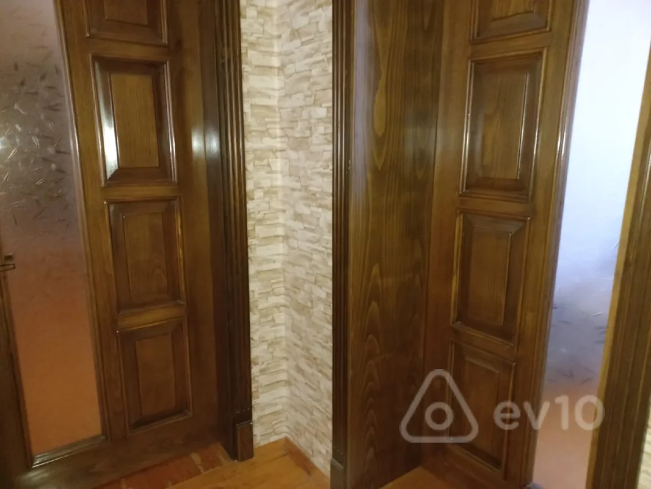 Kirayə verilir 6 otaqlı həyət evi 248 m²