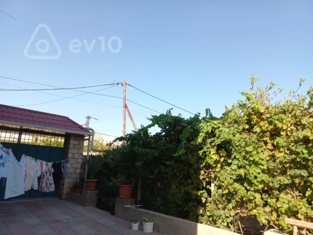 Kirayə verilir 6 otaqlı həyət evi 248 m²