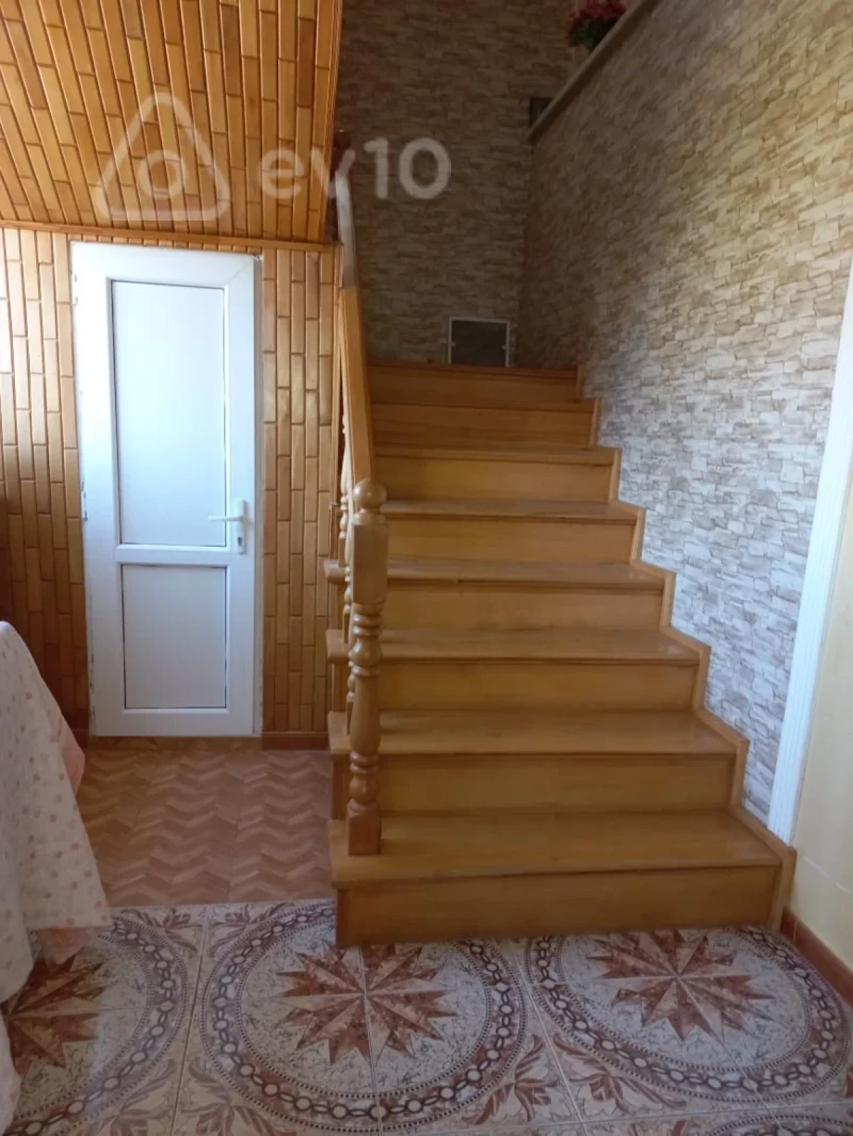 Kirayə verilir 6 otaqlı həyət evi 248 m²