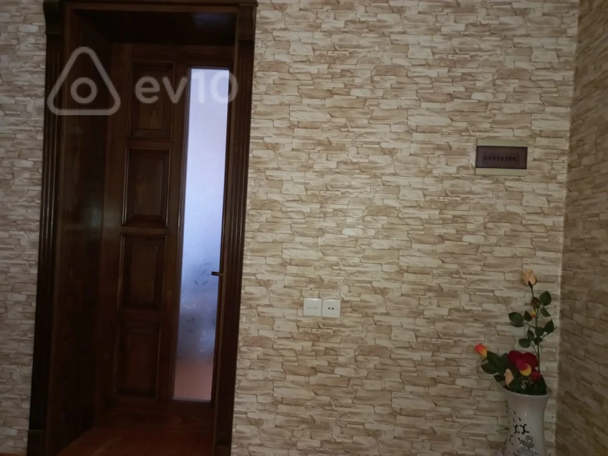 Kirayə verilir 6 otaqlı həyət evi 248 m²