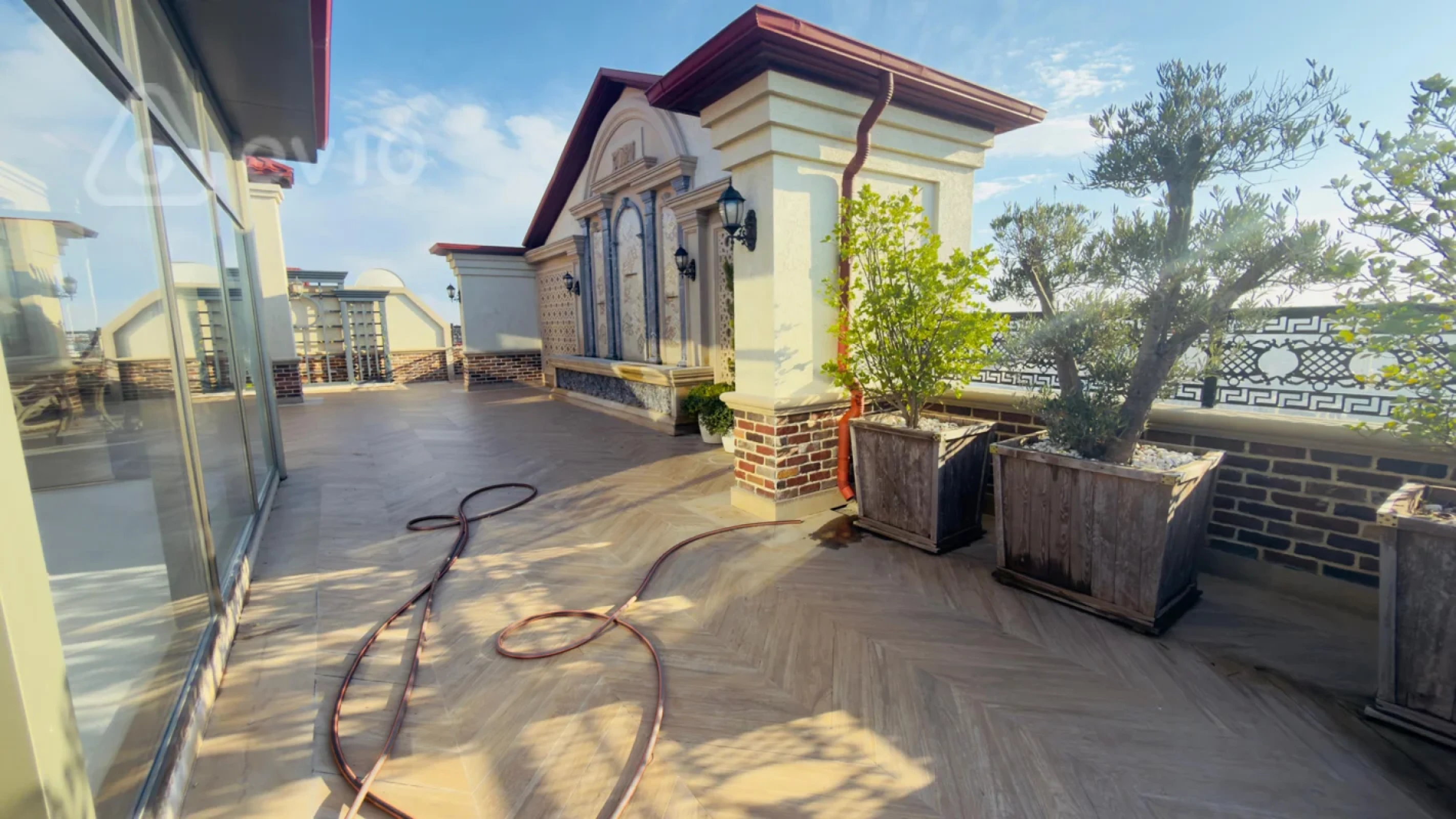 Kirayə verilir 3 otaqlı yeni tikili 400 m²