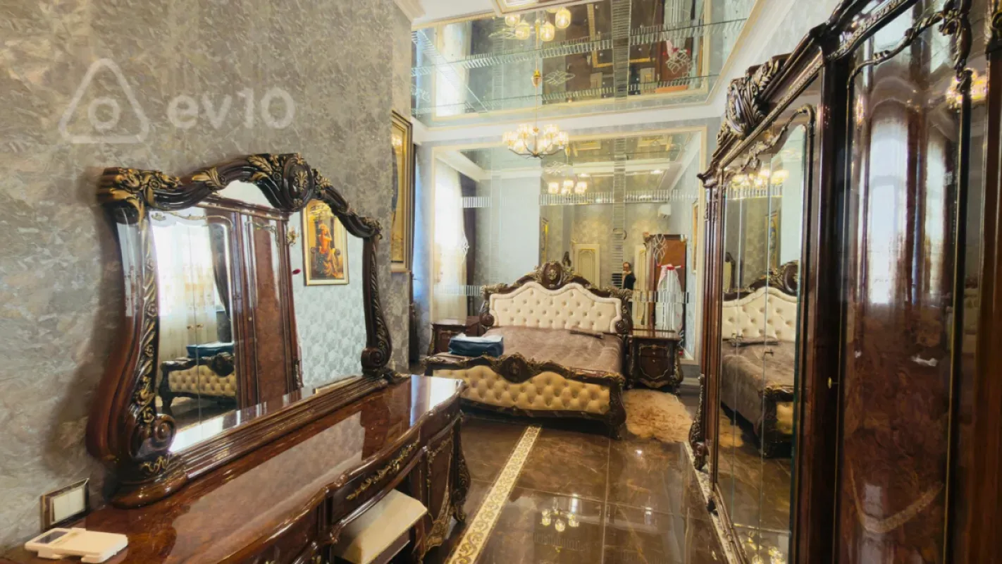 Kirayə verilir 3 otaqlı yeni tikili 400 m²