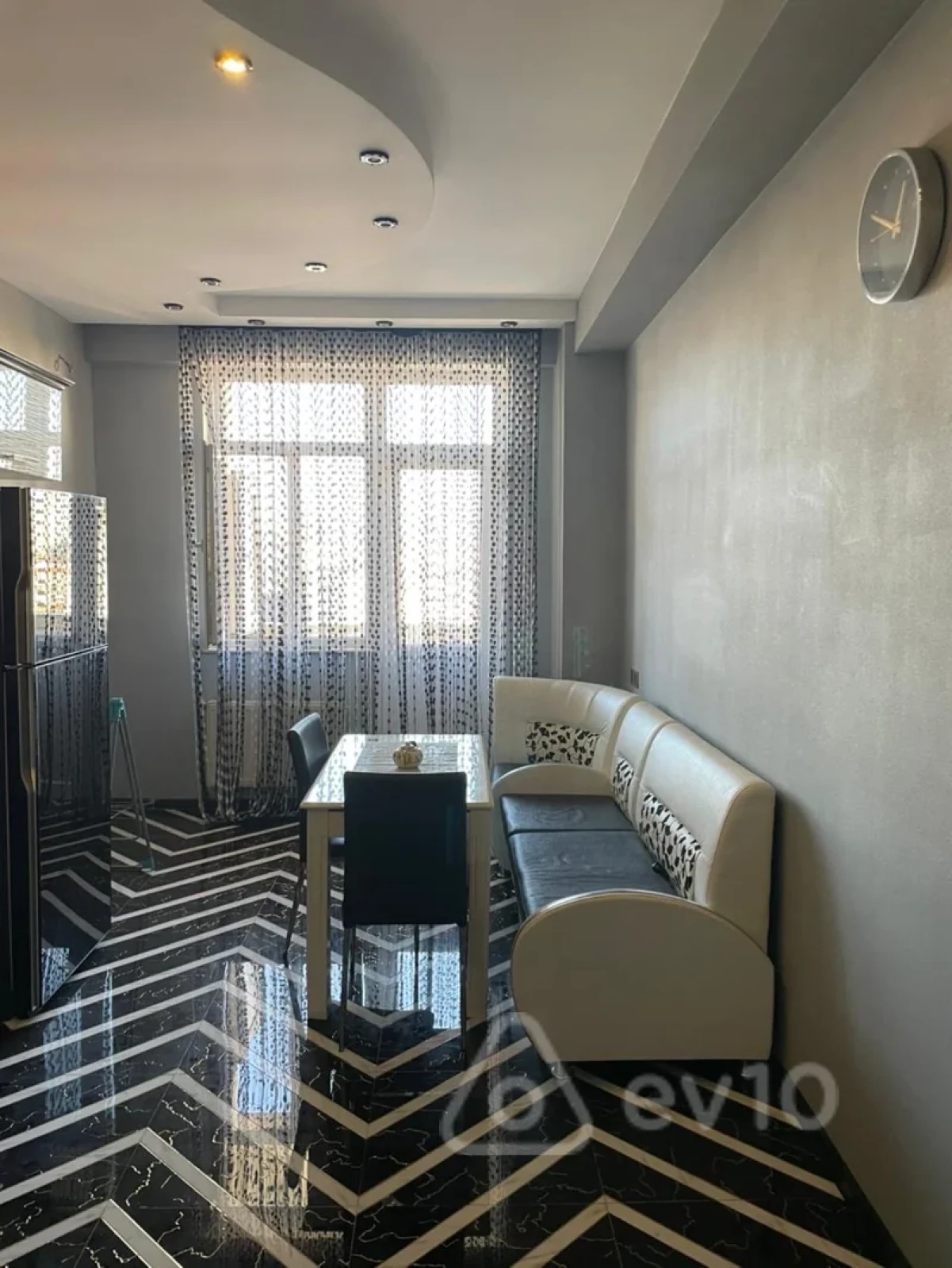 Kirayə verilir 3 otaqlı yeni tikili 105 m²