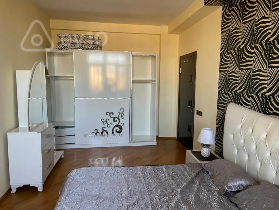 Kirayə verilir 3 otaqlı yeni tikili 105 m²