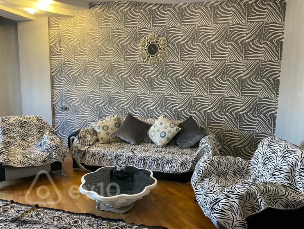 Kirayə verilir 3 otaqlı yeni tikili 105 m²