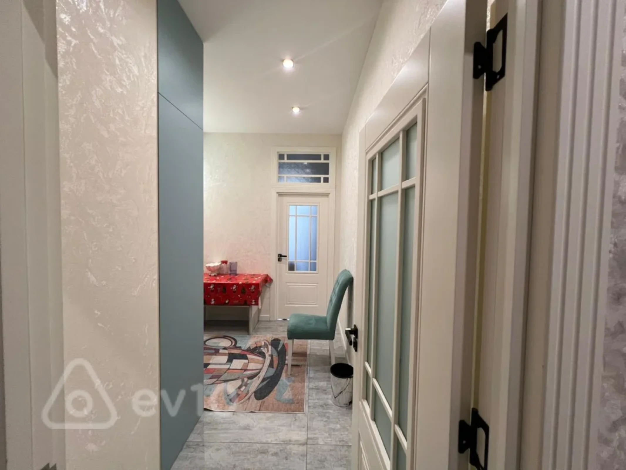 Satılır 2 otaqlı yeni tikili 60 m²