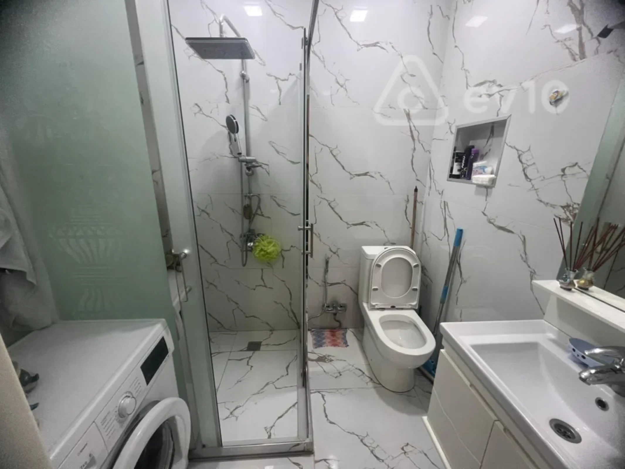 Satılır 2 otaqlı yeni tikili 60 m²