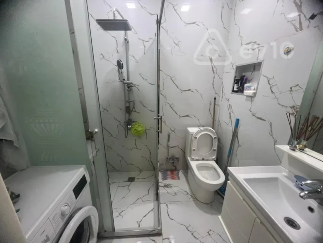 Satılır 2 otaqlı yeni tikili 60 m²