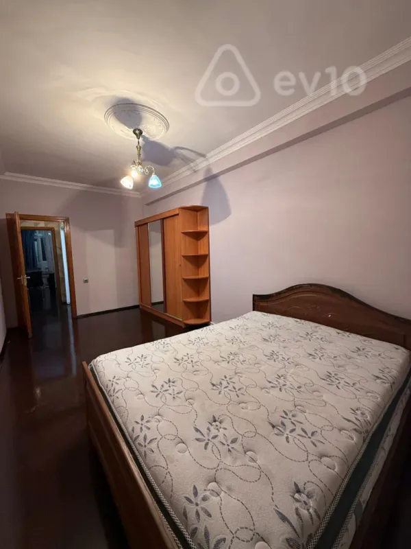 Kirayə verilir 2 otaqlı yeni tikili 50 m²