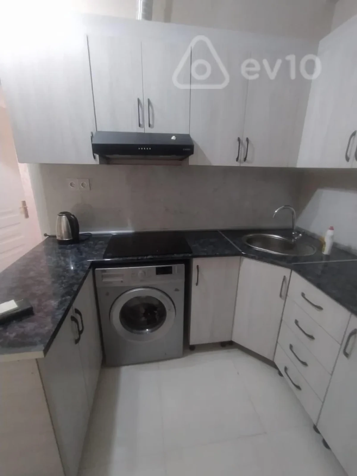 Kirayə verilir 2 otaqlı yeni tikili 1200 m²