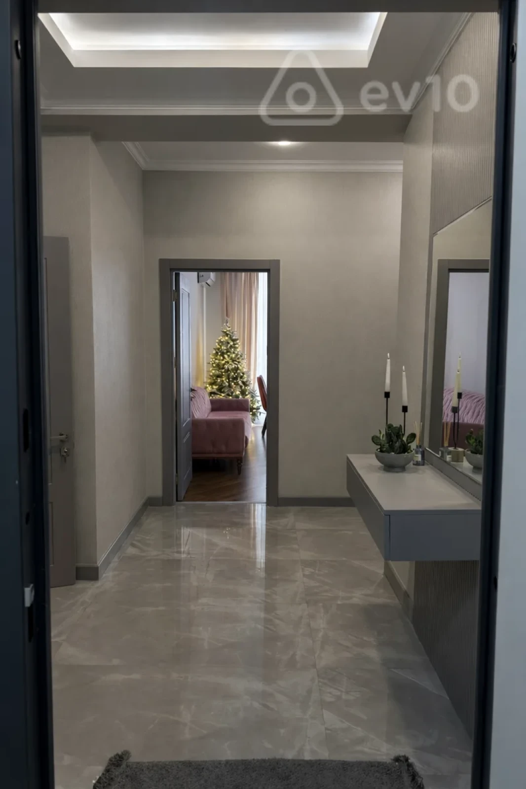 Kirayə verilir 2 otaqlı yeni tikili 77 m²