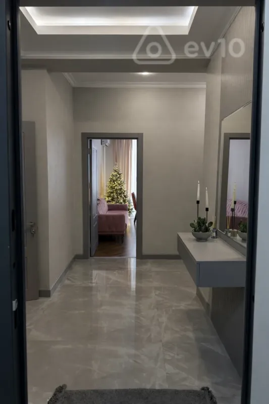 Kirayə verilir 2 otaqlı yeni tikili 77 m²