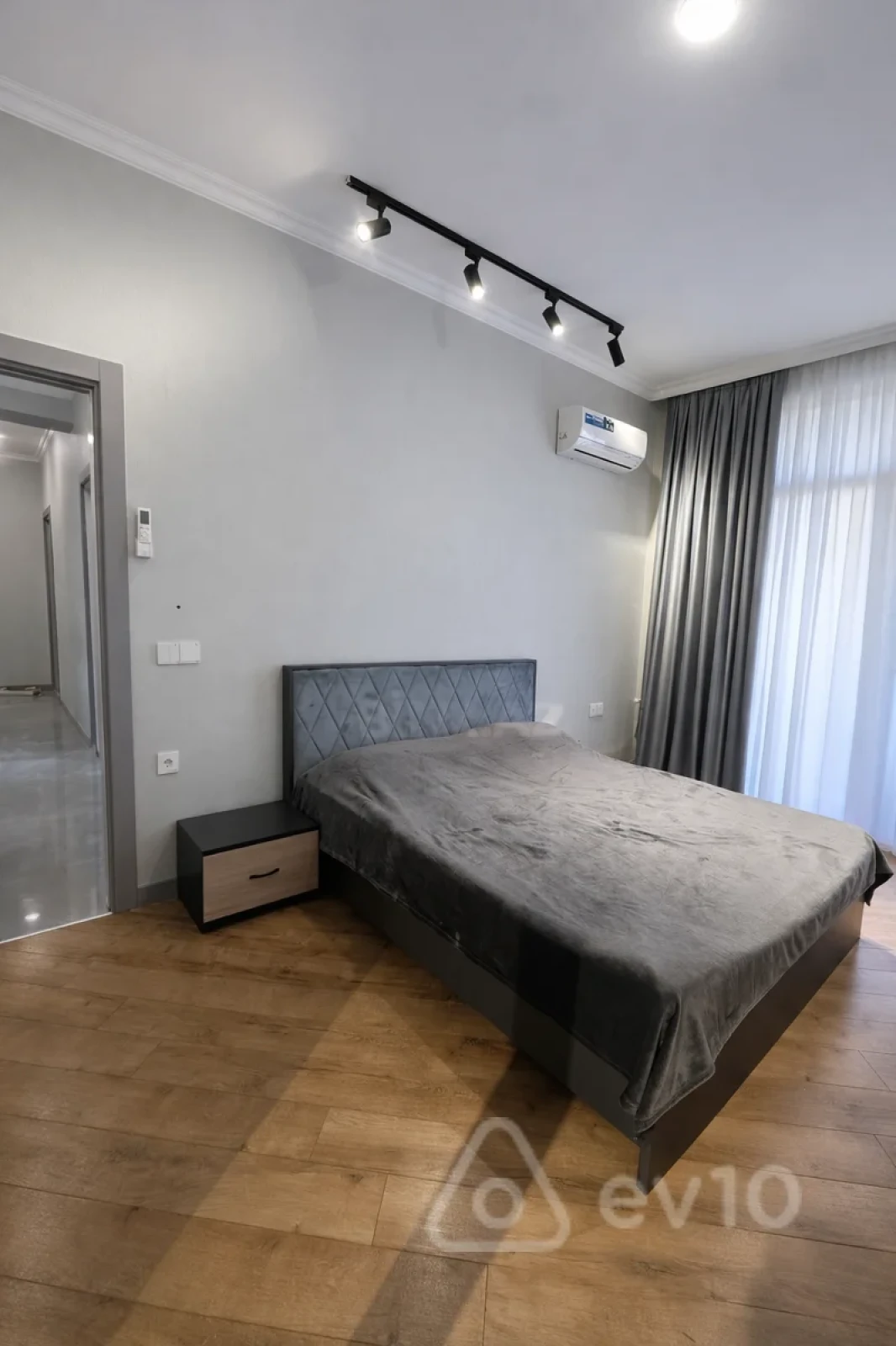 Kirayə verilir 2 otaqlı yeni tikili 77 m²