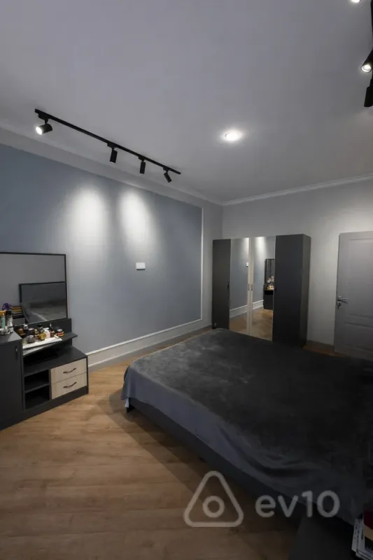 Kirayə verilir 2 otaqlı yeni tikili 77 m²