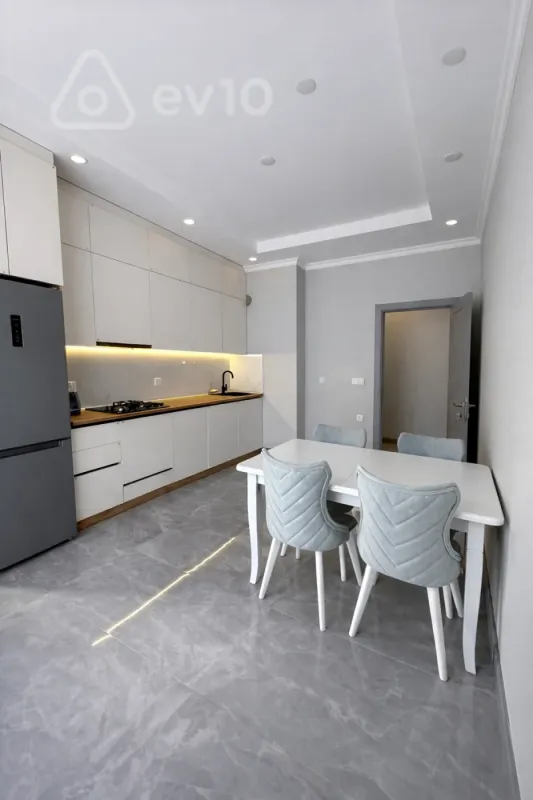 Kirayə verilir 2 otaqlı yeni tikili 77 m²