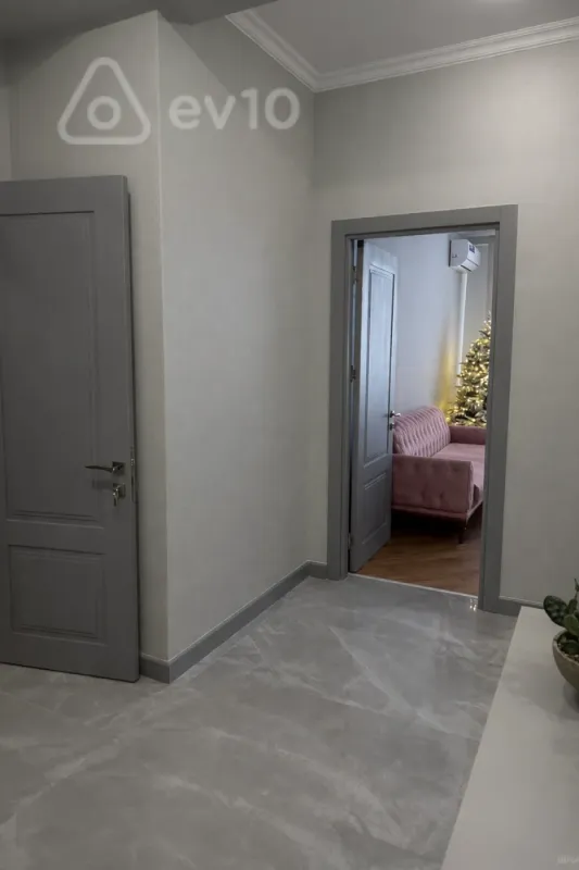 Kirayə verilir 2 otaqlı yeni tikili 77 m²
