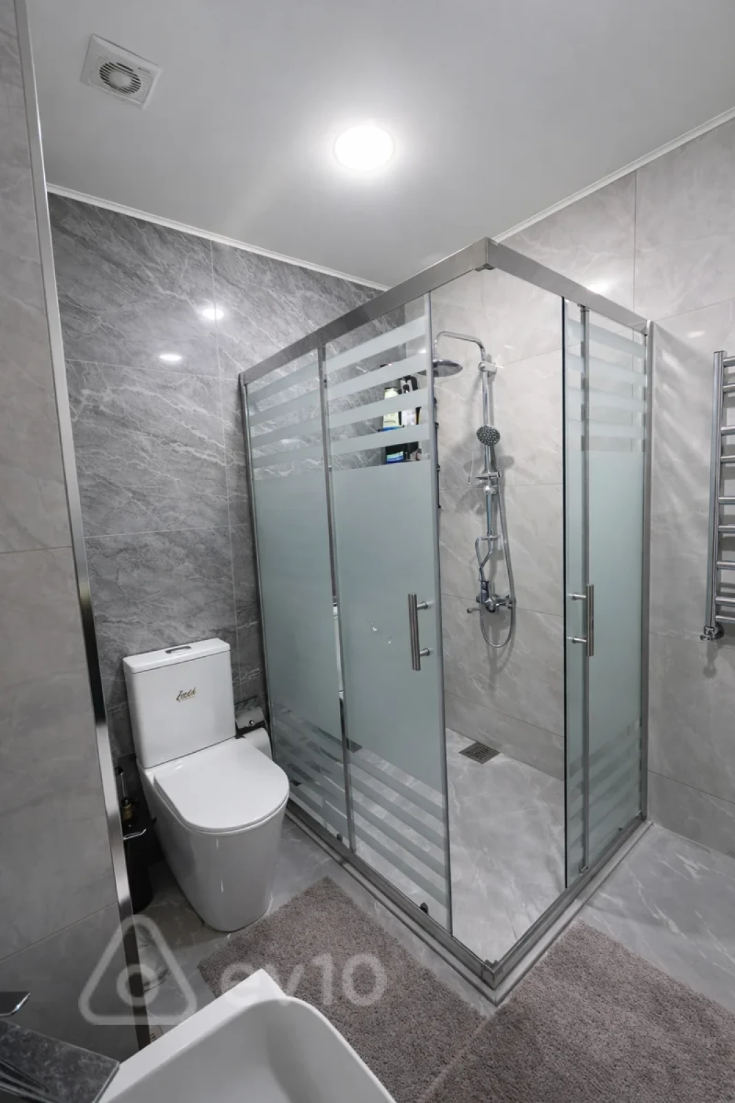 Kirayə verilir 2 otaqlı yeni tikili 77 m²