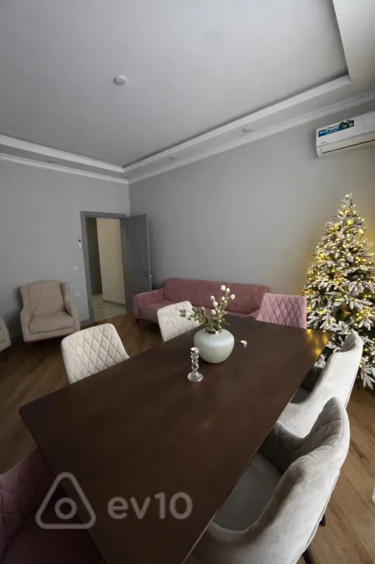 Kirayə verilir 2 otaqlı yeni tikili 77 m²