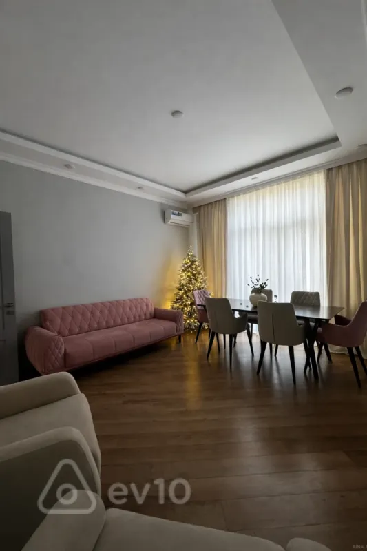 Kirayə verilir 2 otaqlı yeni tikili 77 m²