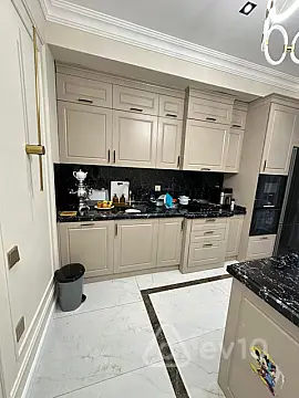 Satılır 3 otaqlı yeni tikili 120 m²