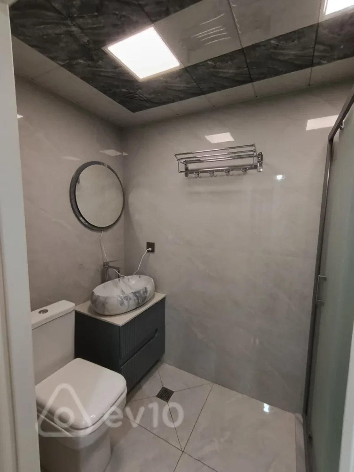 Satılır 3 otaqlı köhnə tikili 75 m²