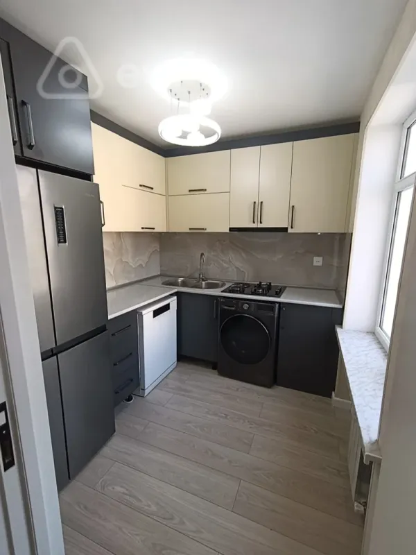 Satılır 3 otaqlı köhnə tikili 75 m²