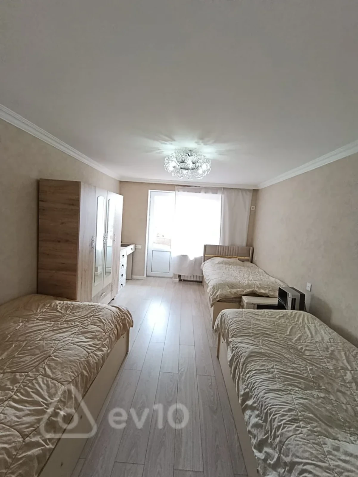 Satılır 3 otaqlı köhnə tikili 75 m²
