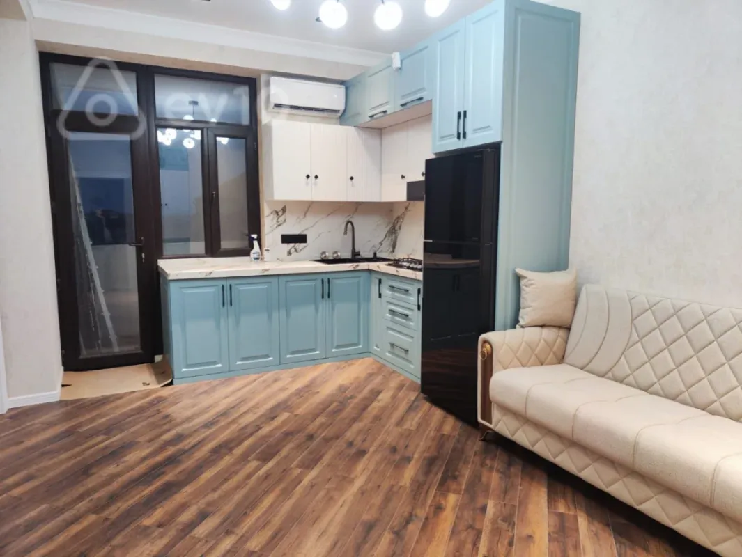 Kirayə verilir 3 otaqlı yeni tikili 65 m²