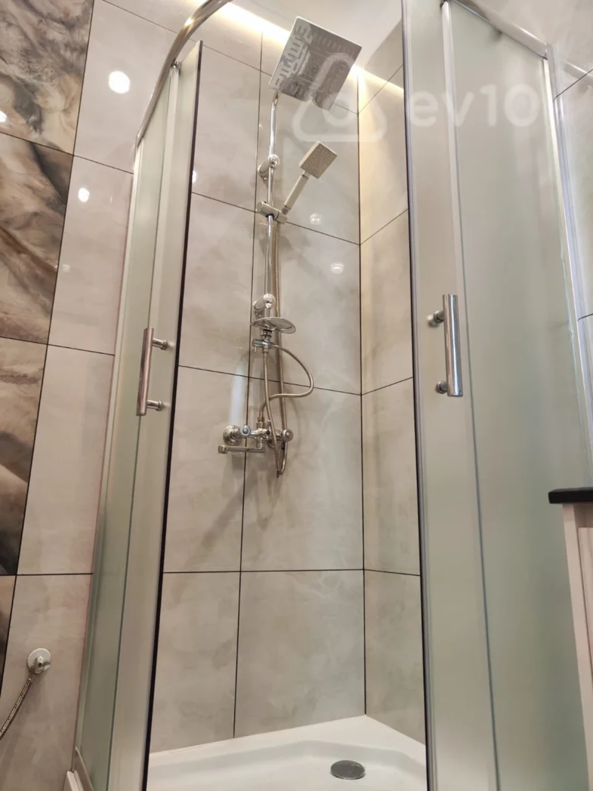 Kirayə verilir 3 otaqlı yeni tikili 65 m²