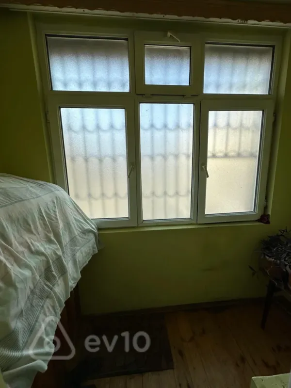 Satılır 5 otaqlı köhnə tikili 110 m²
