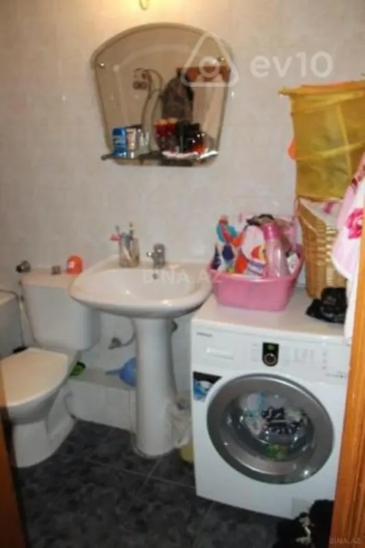 Kirayə verilir 2 otaqlı köhnə tikili 55 m²