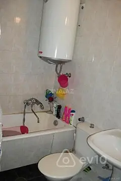 Kirayə verilir 2 otaqlı köhnə tikili 55 m²
