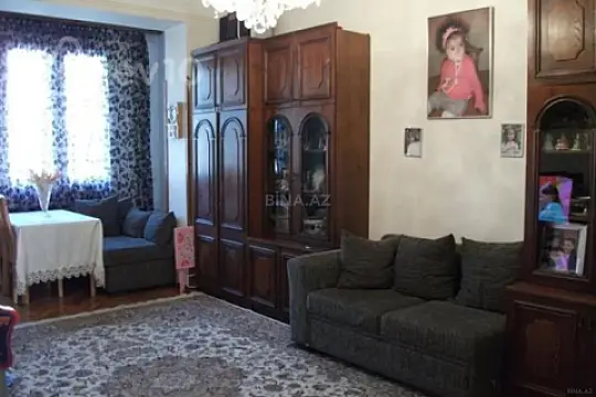Kirayə verilir 2 otaqlı köhnə tikili 55 m²