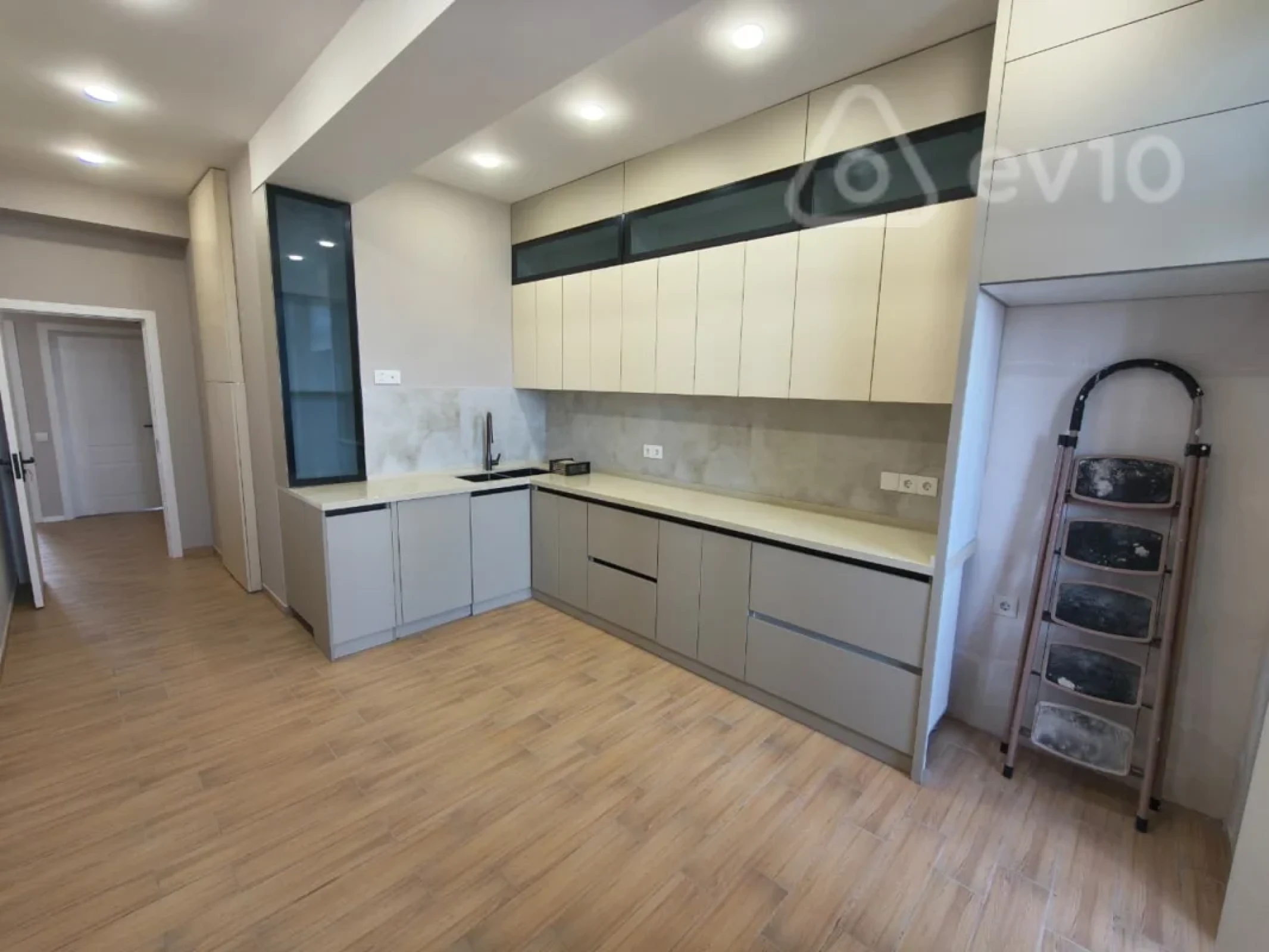 Satılır 3 otaqlı yeni tikili 127 m²