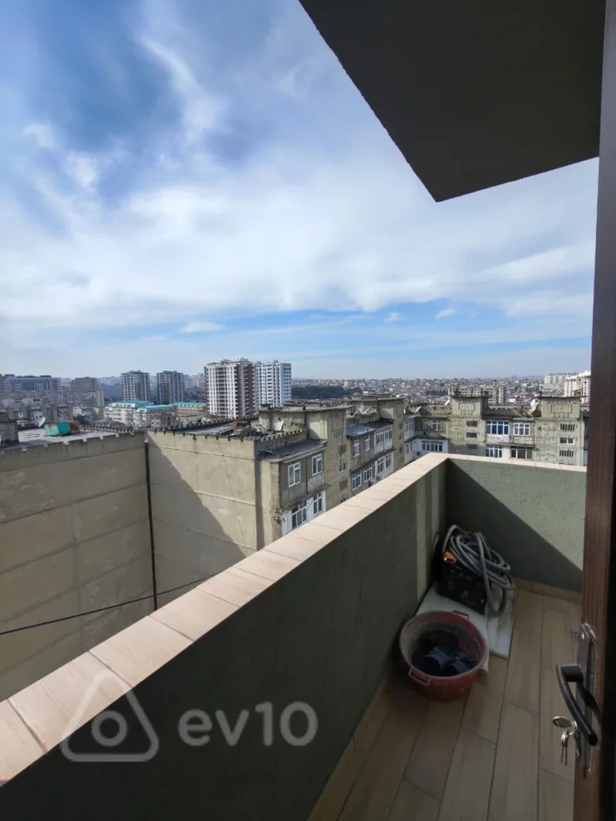 Satılır 3 otaqlı yeni tikili 127 m²