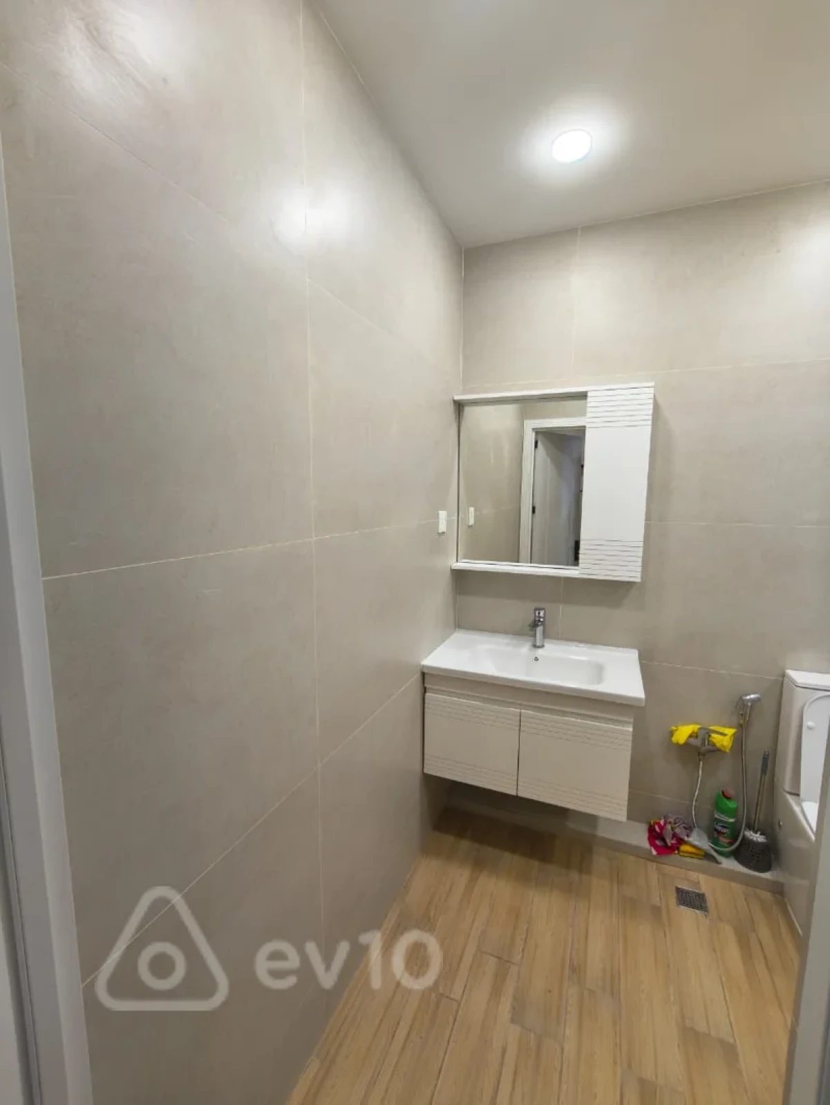Satılır 3 otaqlı yeni tikili 127 m²