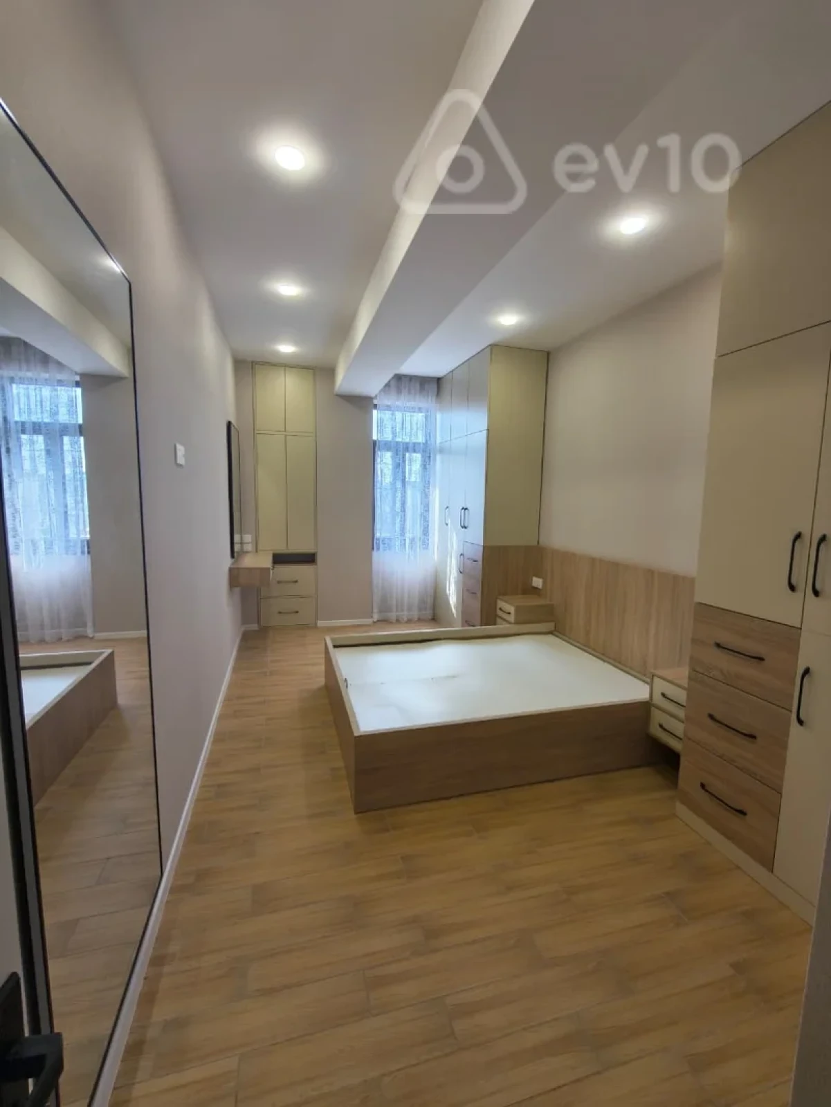 Satılır 3 otaqlı yeni tikili 127 m²